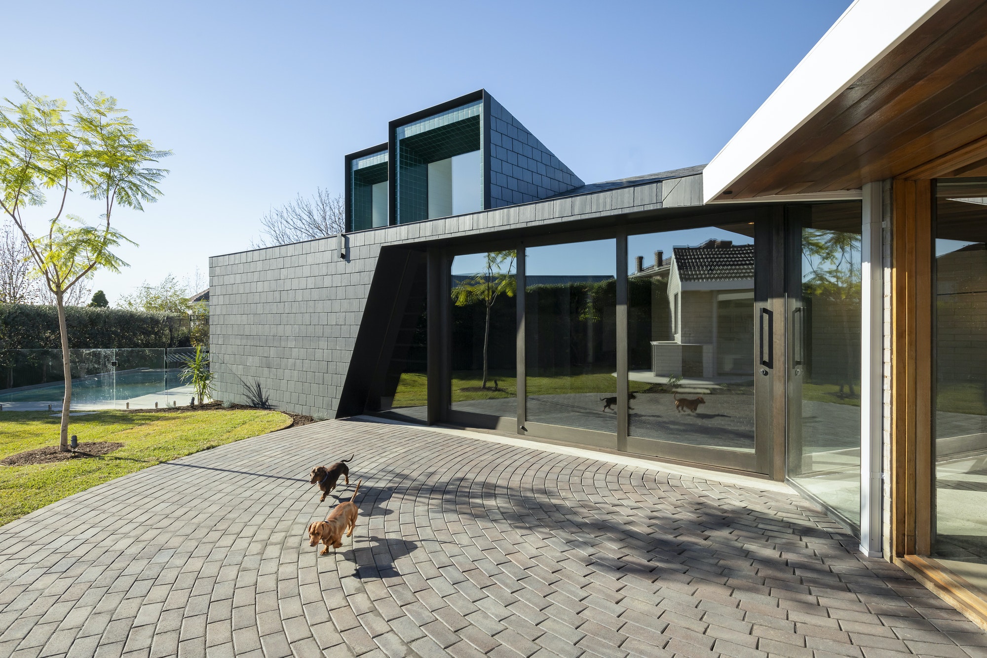 Acharnon 81 — mini villa in Athens, Greece